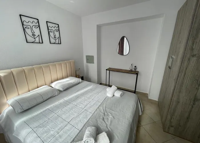 Downtown Boulevard Enchanting Apartment! Daire Tiran