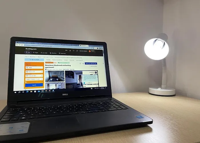 Downtown Boulevard Enchanting Apartment! Daire *