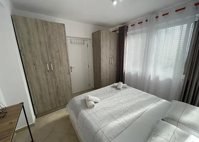 Daire Downtown Boulevard Enchanting Apartment!